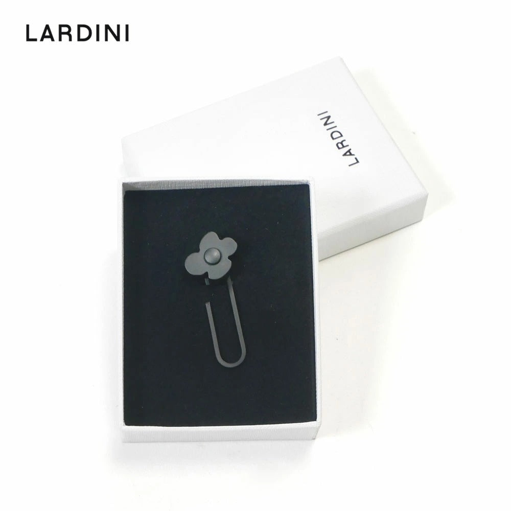 5116-9flwpin323 / LARDINI メンズ ブートニエール